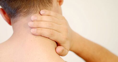 Dor no pescozo con osteocondrose cervical